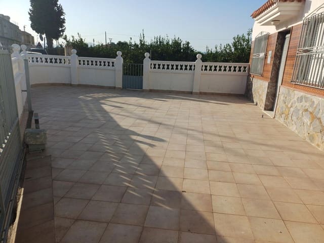 4 bedroom Villa for sale in La Matanza, Orihuela with garage - € 163,000 (Ref: 10093662)
