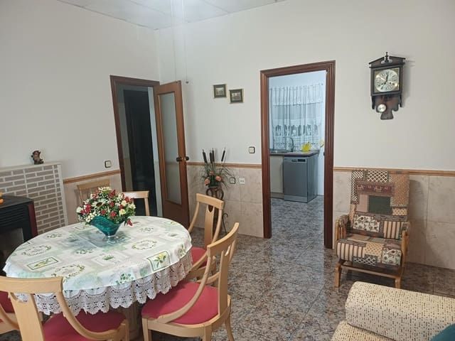 4 bedroom Villa for sale in La Matanza, Orihuela with garage - € 163,000 (Ref: 10093662)