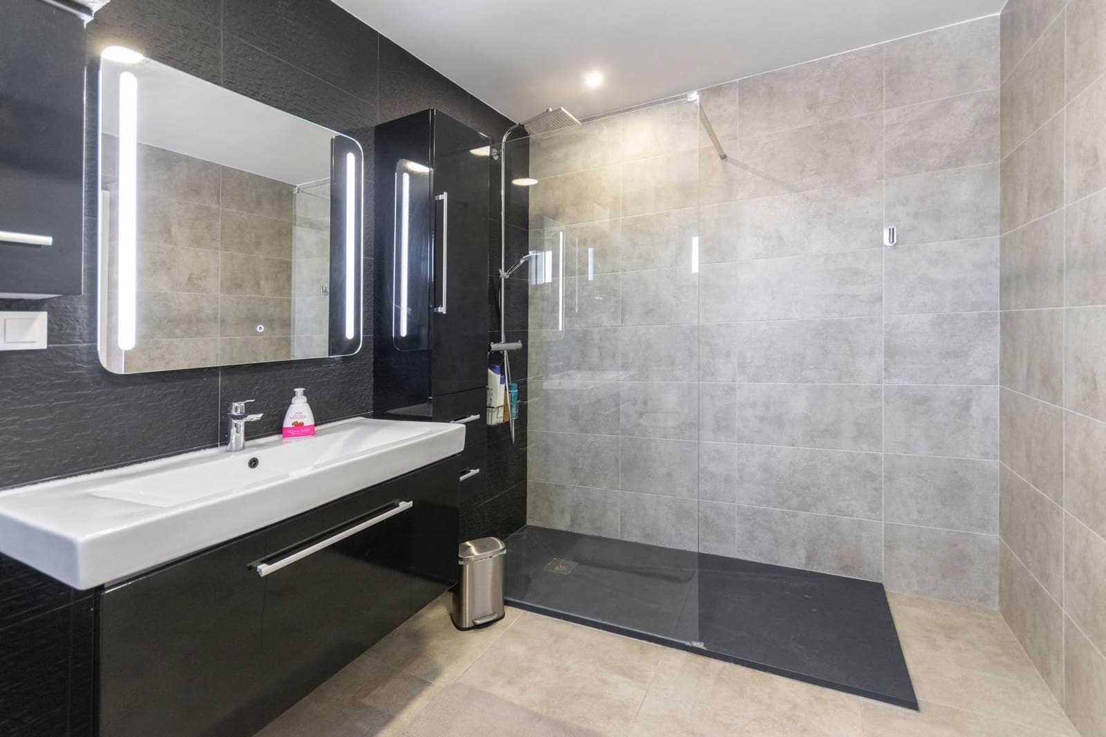 4 sovrum Villa till salu i Torrevieja med pool garage - 949 999 € (Ref: 10099154)