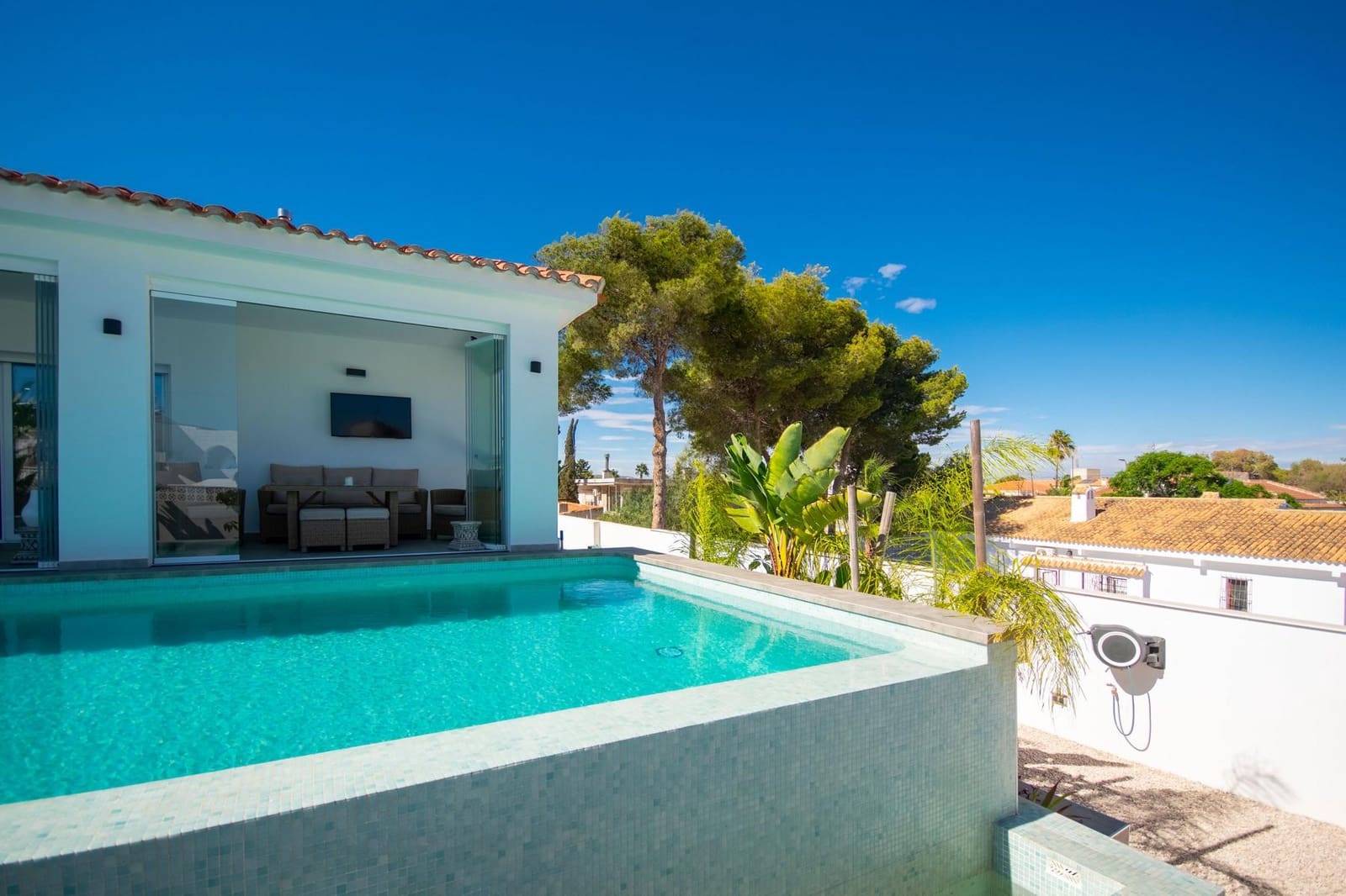 4 sovrum Villa till salu i Torrevieja med pool garage - 949 999 € (Ref: 10099154)