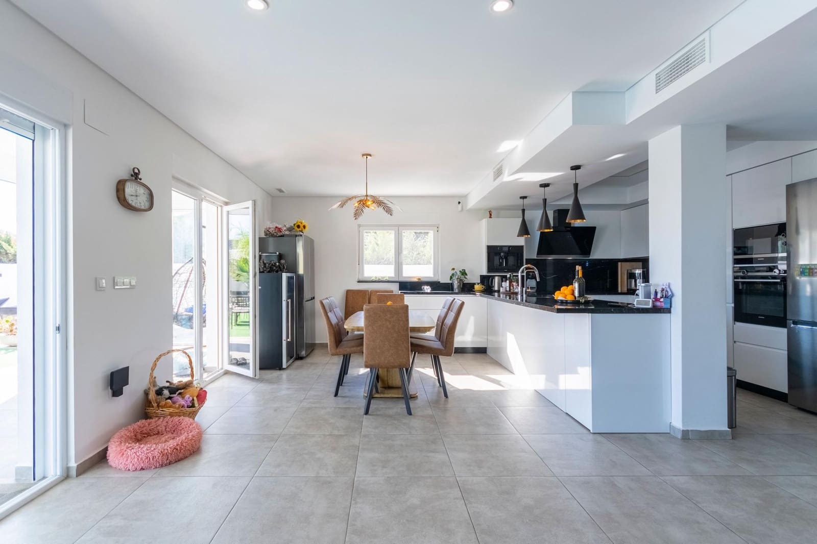 4 sovrum Villa till salu i Torrevieja med pool garage - 949 999 € (Ref: 10099154)
