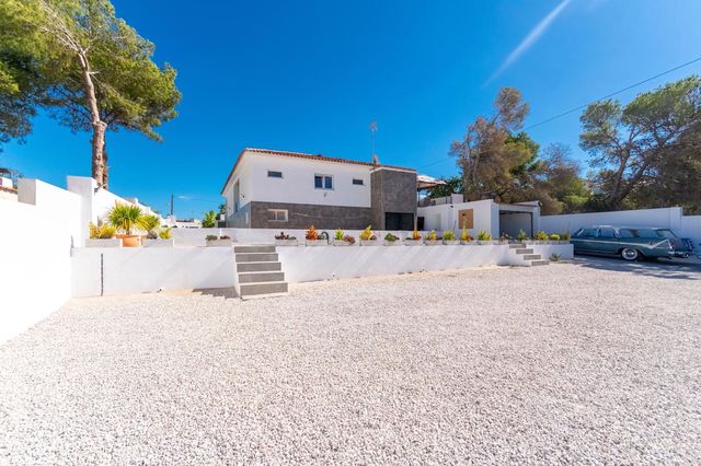 4 sovrum Villa till salu i Torrevieja med pool garage - 949 999 € (Ref: 10099154)