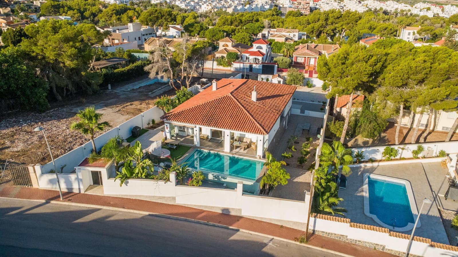 4 sovrum Villa till salu i Torrevieja med pool garage - 949 999 € (Ref: 10099154)