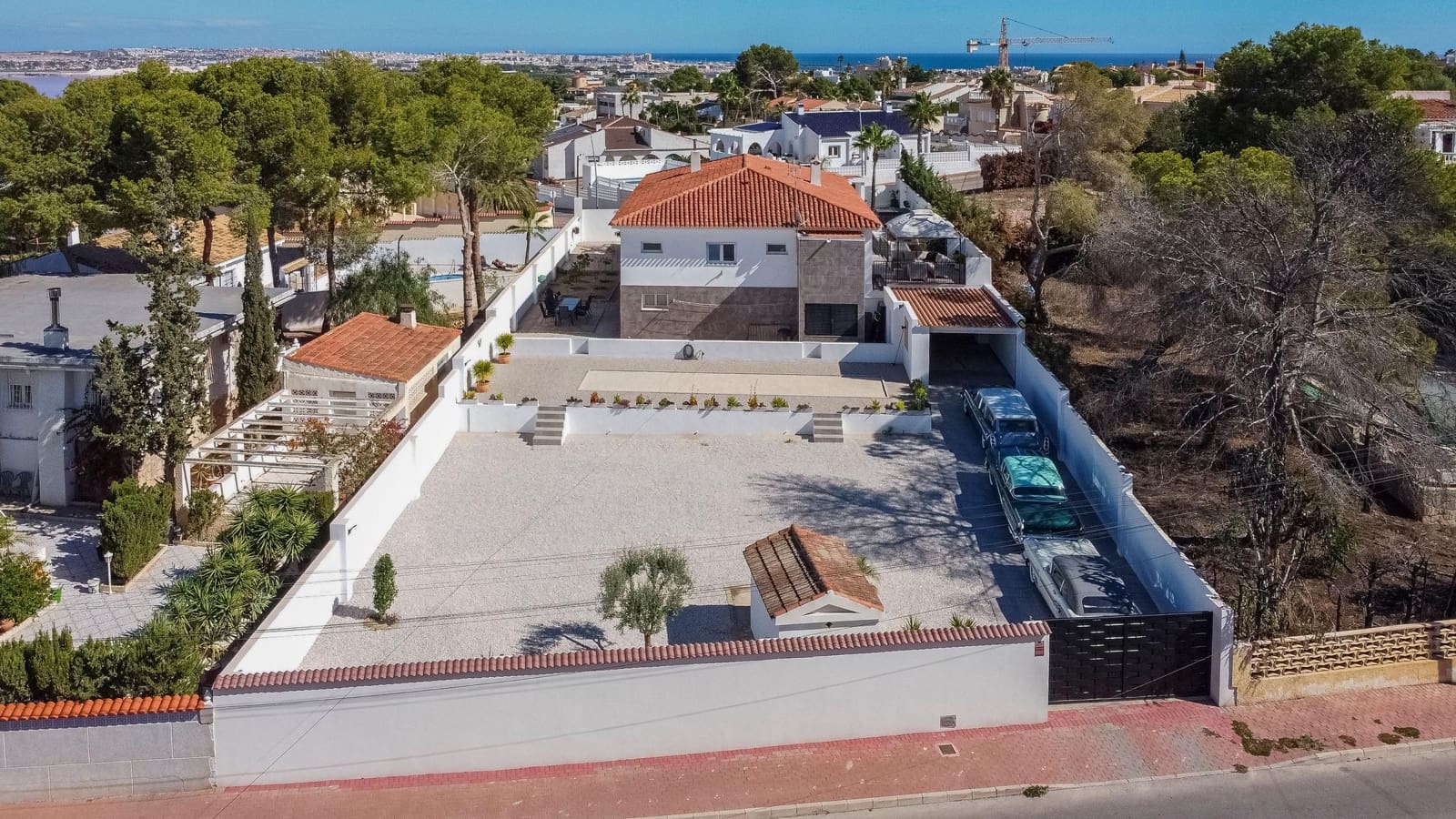 4 sovrum Villa till salu i Torrevieja med pool garage - 949 999 € (Ref: 10099154)