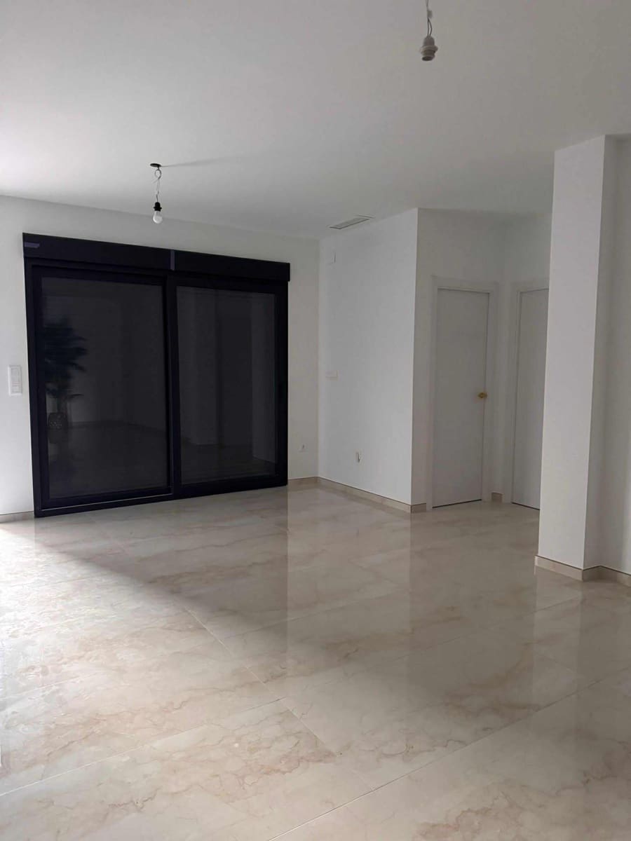 Chalet de 3 habitaciones en La Romana en venta con piscina garaje - 295.000 € (Ref: 10154056)