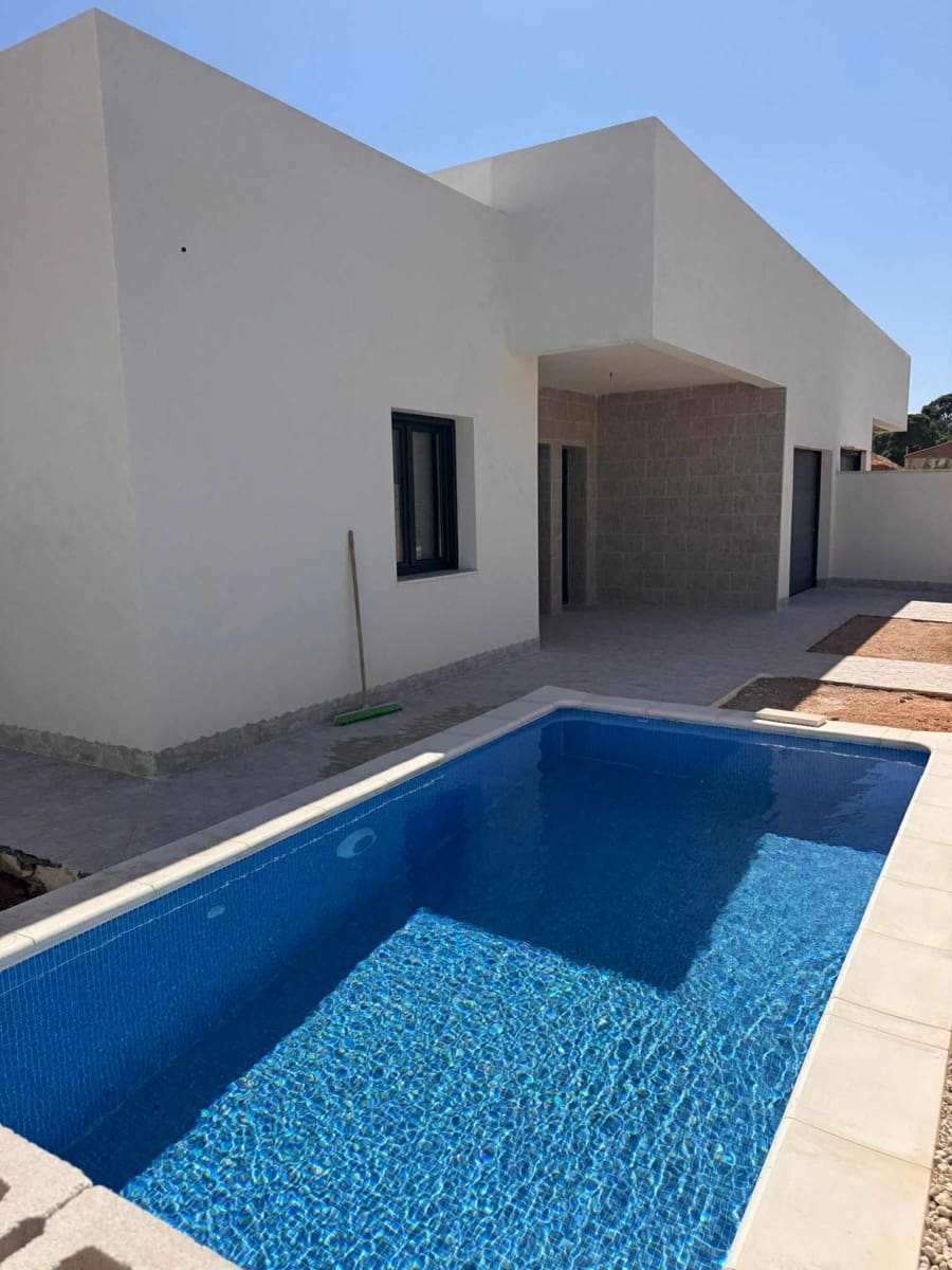Chalet de 3 habitaciones en La Romana en venta con piscina garaje - 295.000 € (Ref: 10154056)