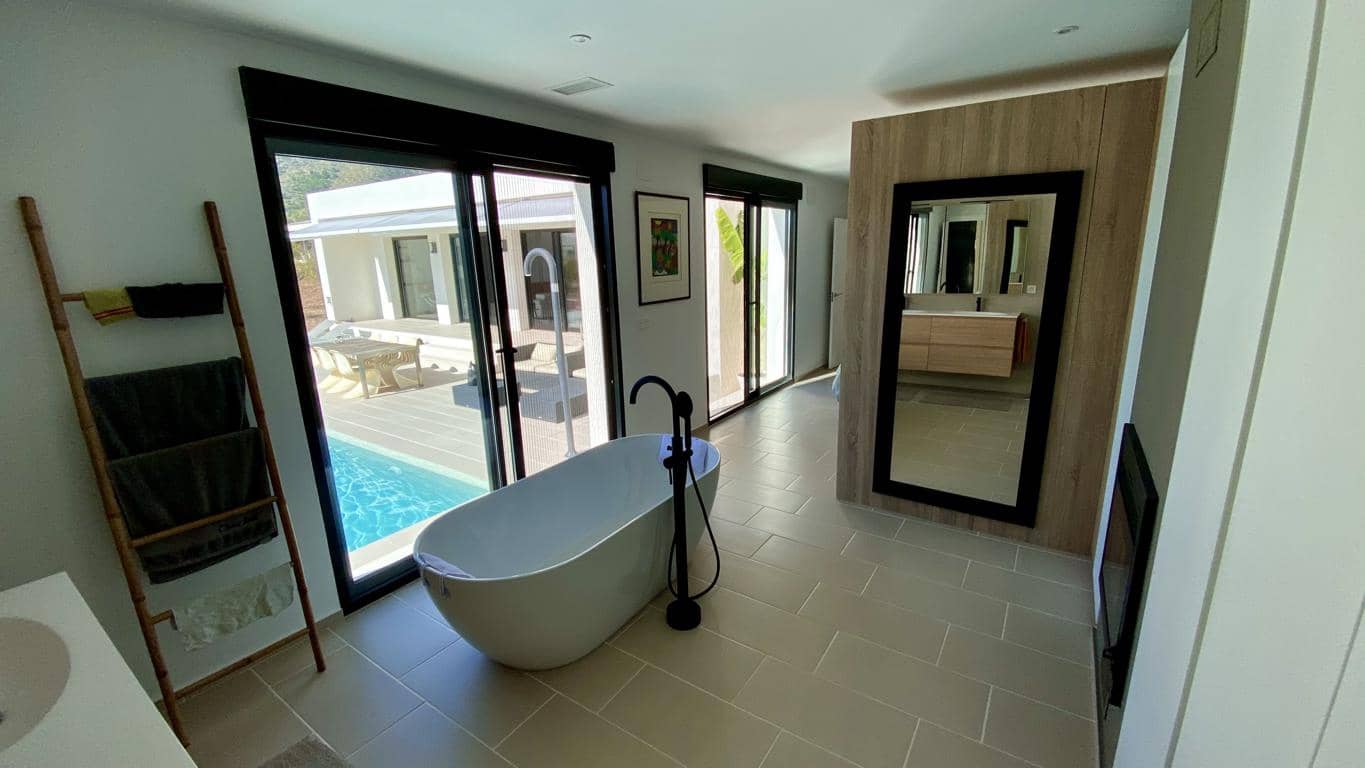 3 makuuhuone Huvila myytävänä paikassa Hondon de las Nieves mukana uima-altaan - 375 670 € (Ref: 5044660)