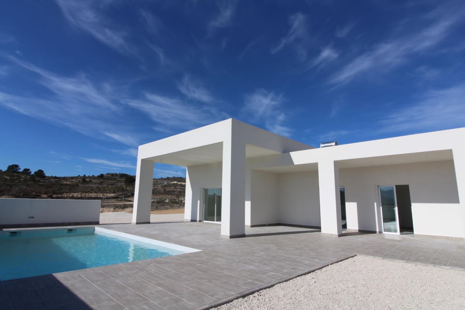 3 soveværelse Villa til salg i Pinoso med swimmingpool - € 355.000 (Ref: 5502567)