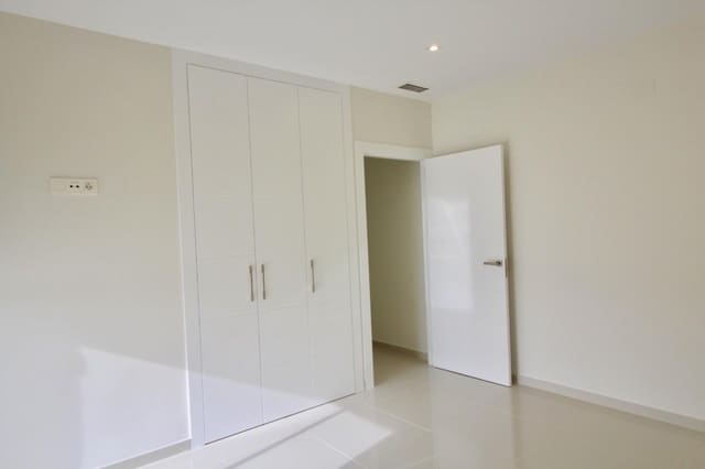 3 soverom Villa til salgs i Pinoso med svømmebasseng - € 355 000 (Ref: 5502567)