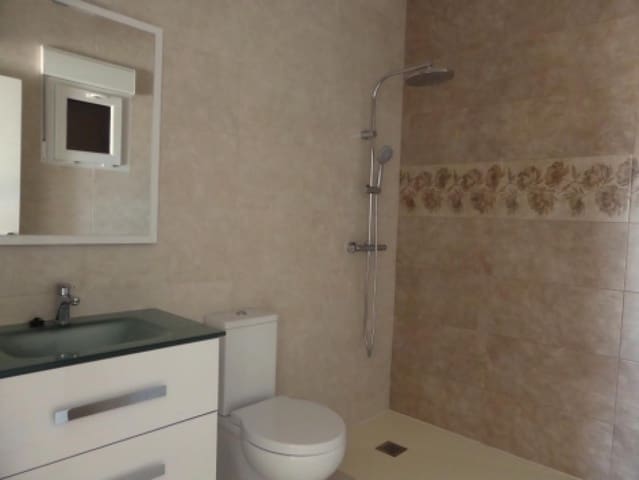 3 soveværelse Villa til salg i La Romana med swimmingpool - € 324.000 (Ref: 5506614)