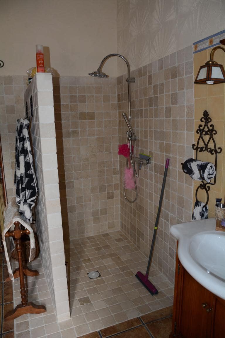 6 soverom Kjedet enebolig til salgs i Monovar / Monover med svømmebasseng garasje - € 325 000 (Ref: 7131126)