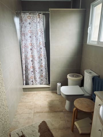 Chalet de 4 habitaciones en La Puebla de Almoradiel en venta con piscina garaje - 325.000 € (Ref: 7484329)