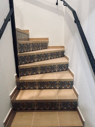 Chalet de 4 habitaciones en La Puebla de Almoradiel en venta con piscina garaje - 325.000 € (Ref: 7484329)