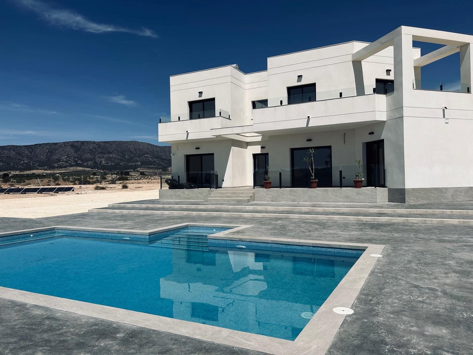 3 bedroom Villa for sale in Pinoso with pool - € 359,000 (Ref: 7533379)