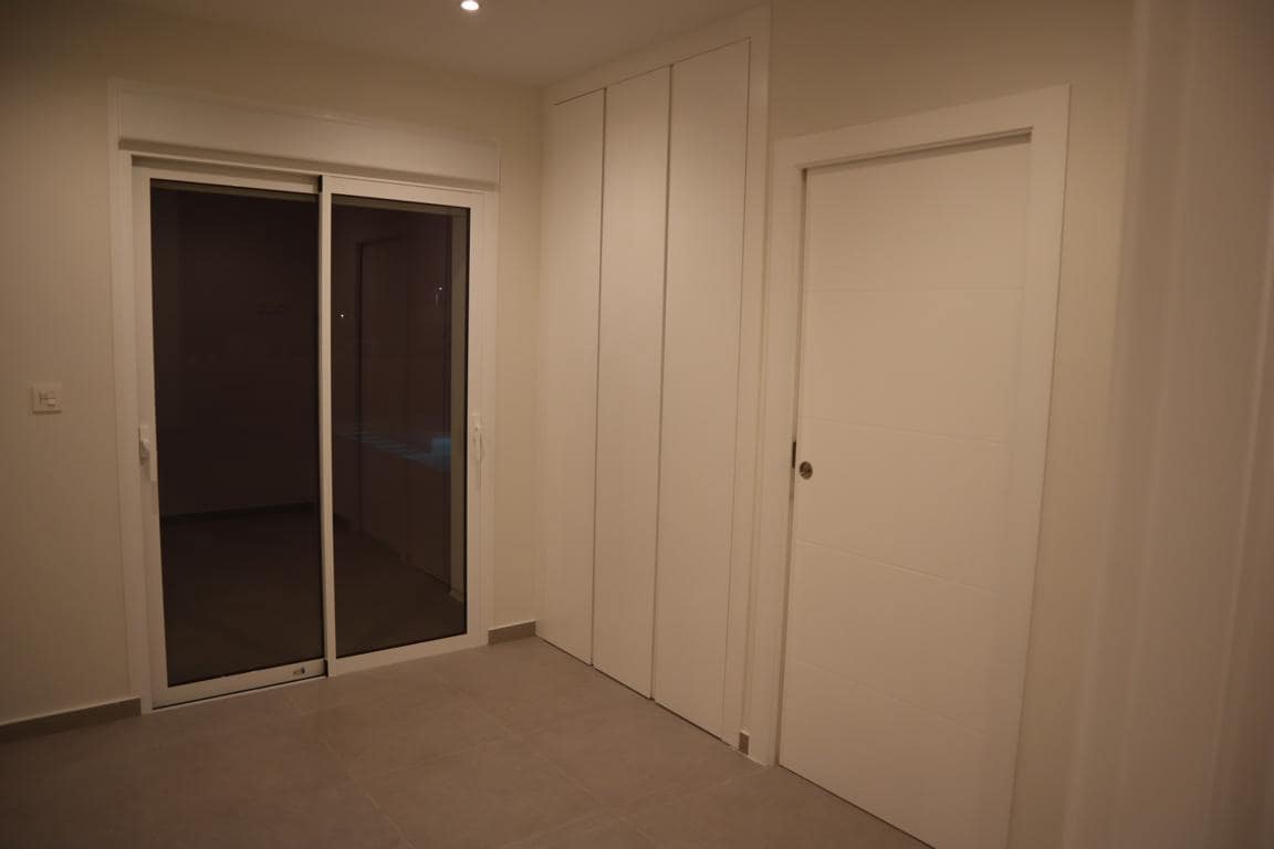 3 soverom Villa til salgs i La Romana med svømmebasseng garasje - € 375 000 (Ref: 7561273)