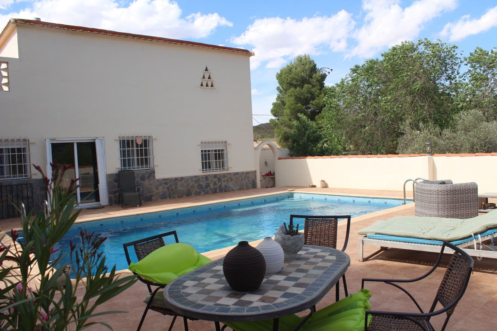 4 bedroom Finca/Country House for sale in Yecla with pool garage €
