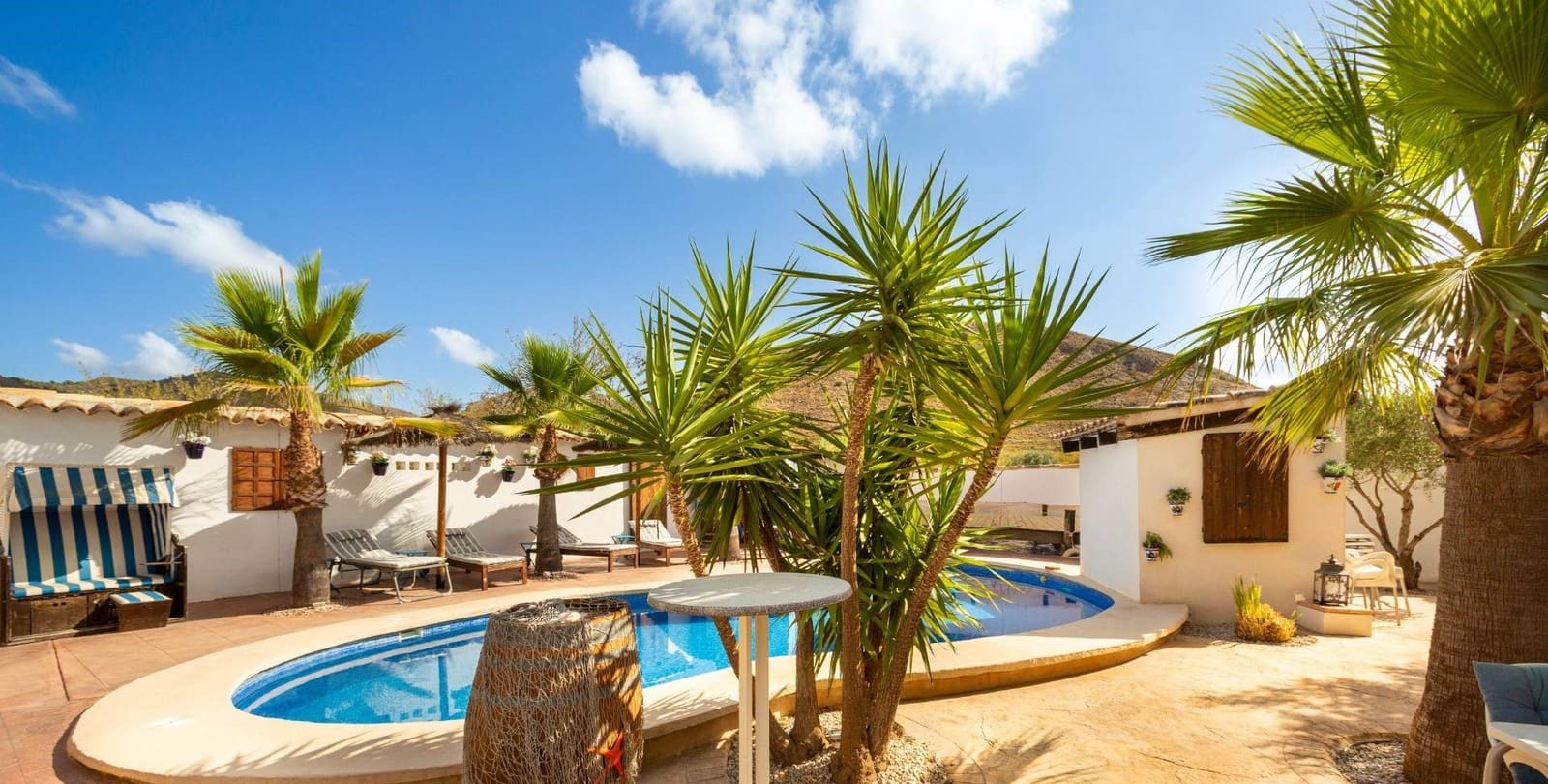 6 soveværelse Erhverv til salg i Barbarroja med swimmingpool garage - € 850.000 (Ref: 7577887)