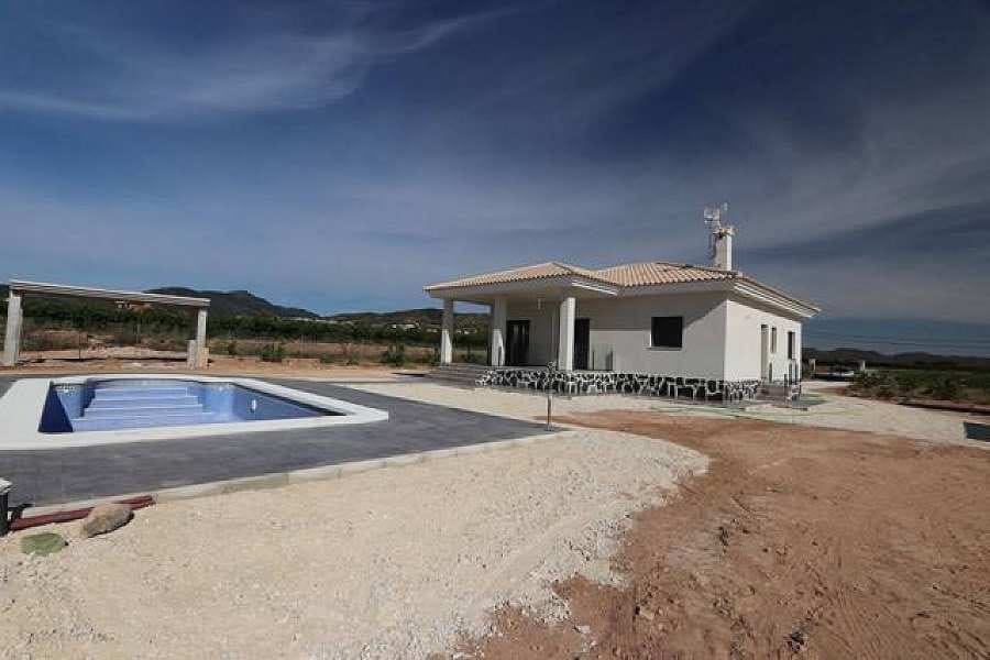 3 bedroom Villa for sale in Pinoso with pool garage - € 297,000 (Ref: 7748831)