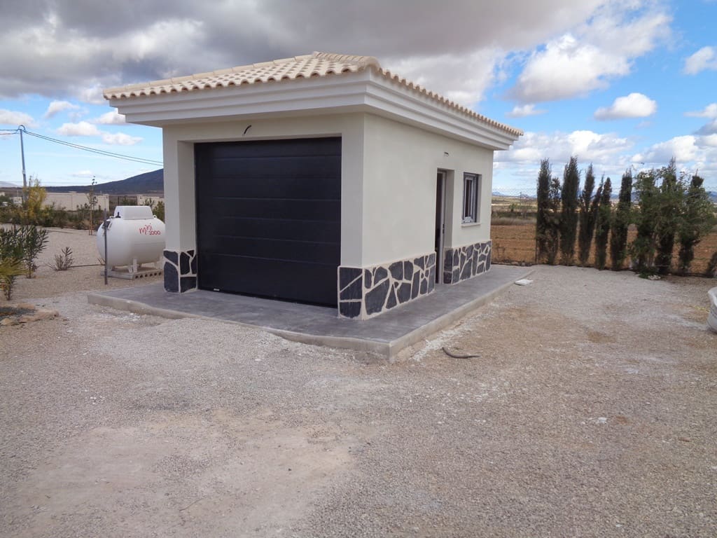 3 bedroom Villa for sale in Pinoso with pool garage - € 297,000 (Ref: 7748831)