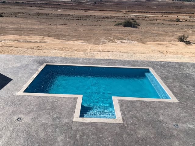 4 bedroom Villa for sale in Pinoso with pool garage - € 489,000 (Ref: 8167596)