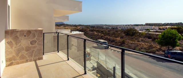 3 makuuhuone Rivitalo myytävänä paikassa Monforte del Cid mukana uima-altaan 
autotalli - 315 000 € (Ref: 8171716)