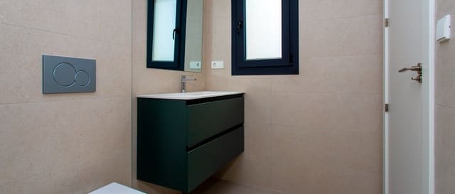 3 makuuhuone Rivitalo myytävänä paikassa Monforte del Cid mukana uima-altaan 
autotalli - 315 000 € (Ref: 8171716)