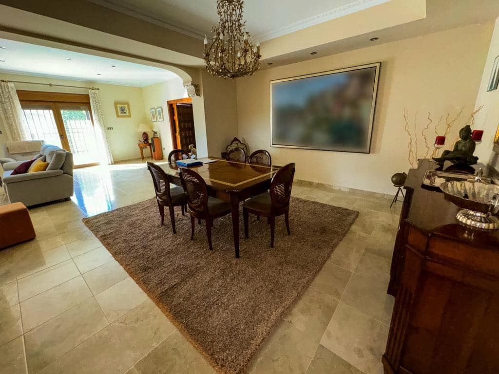 5 bedroom Villa for sale in Orihuela with pool garage - € 850,000 (Ref: 8230064)