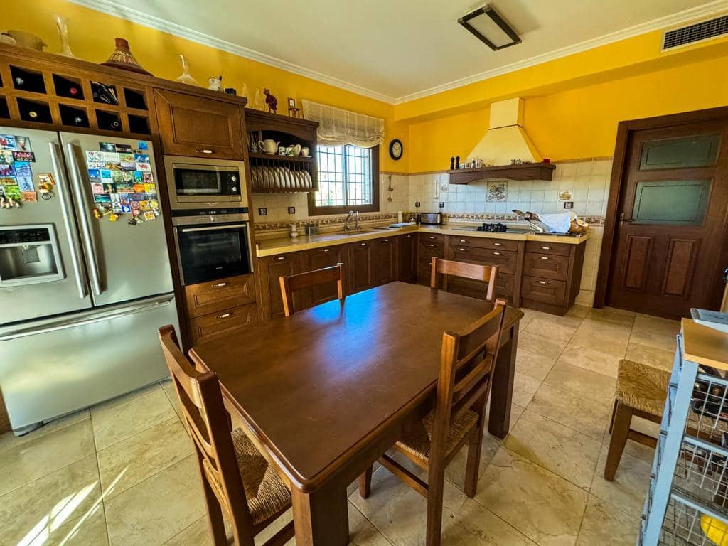 5 bedroom Villa for sale in Orihuela with pool garage - € 850,000 (Ref: 8230064)