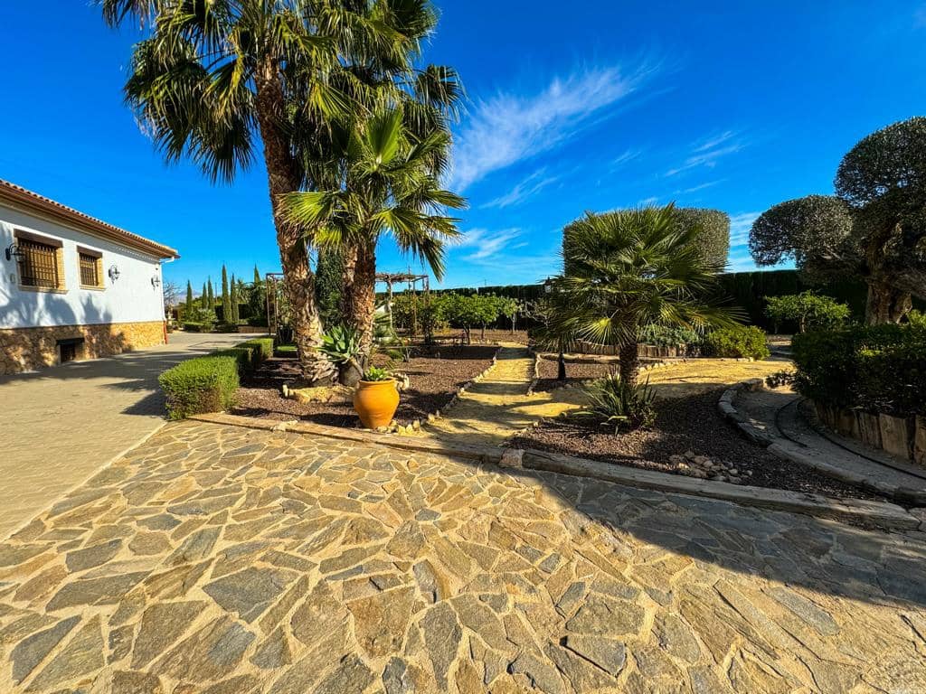 5 bedroom Villa for sale in Orihuela with pool garage - € 850,000 (Ref: 8230064)