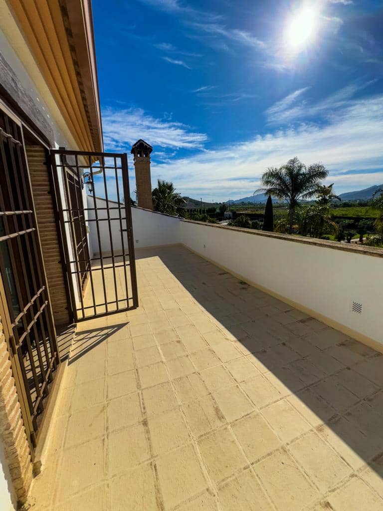 5 bedroom Villa for sale in Orihuela with pool garage - € 850,000 (Ref: 8230064)