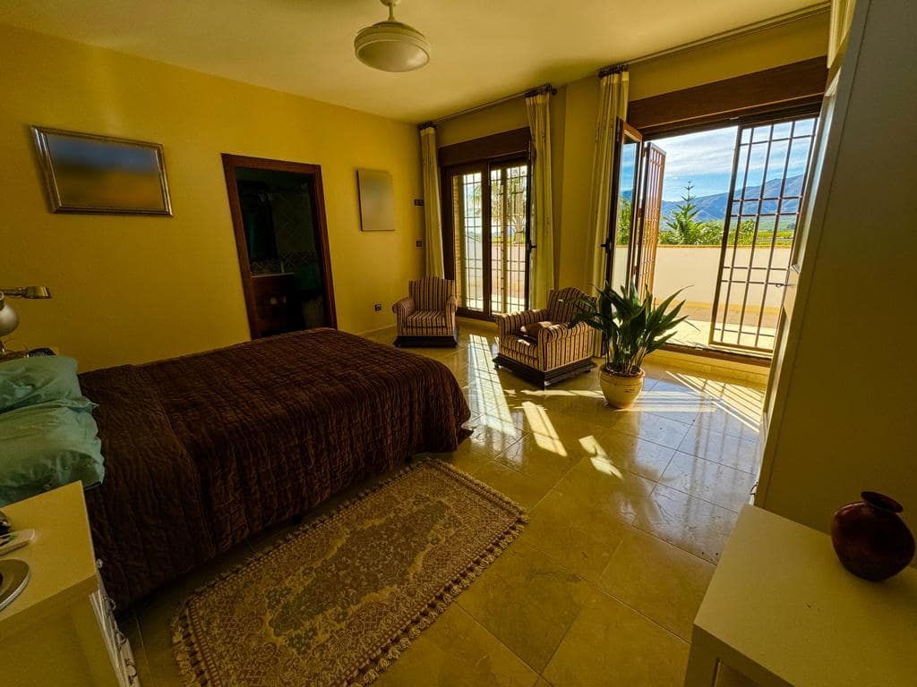 5 bedroom Villa for sale in Orihuela with pool garage - € 850,000 (Ref: 8230064)