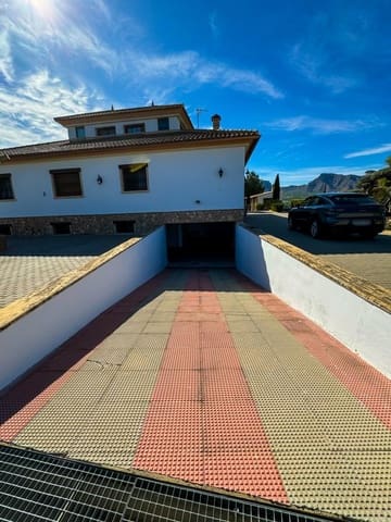 5 slaapkamer Villa te koop in Orihuela met zwembad garage - € 850.000 (Ref: 8230064)