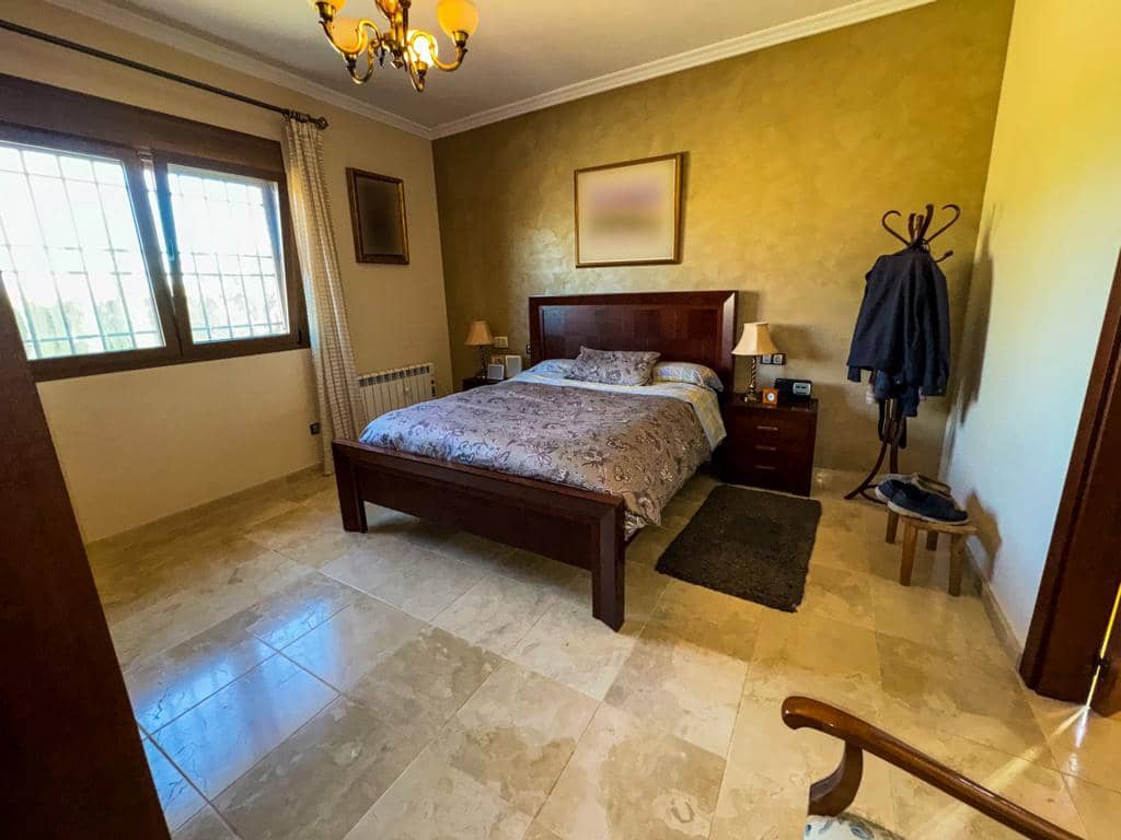 5 bedroom Villa for sale in Orihuela with pool garage - € 850,000 (Ref: 8230064)