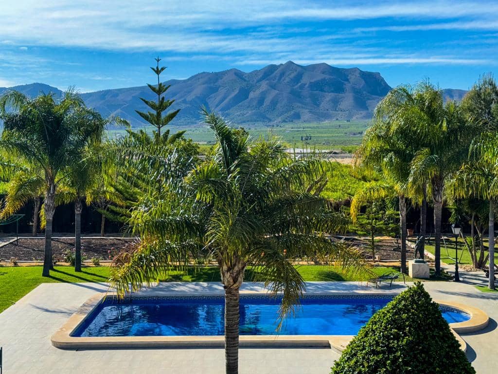 5 bedroom Villa for sale in Orihuela with pool garage - € 850,000 (Ref: 8230064)