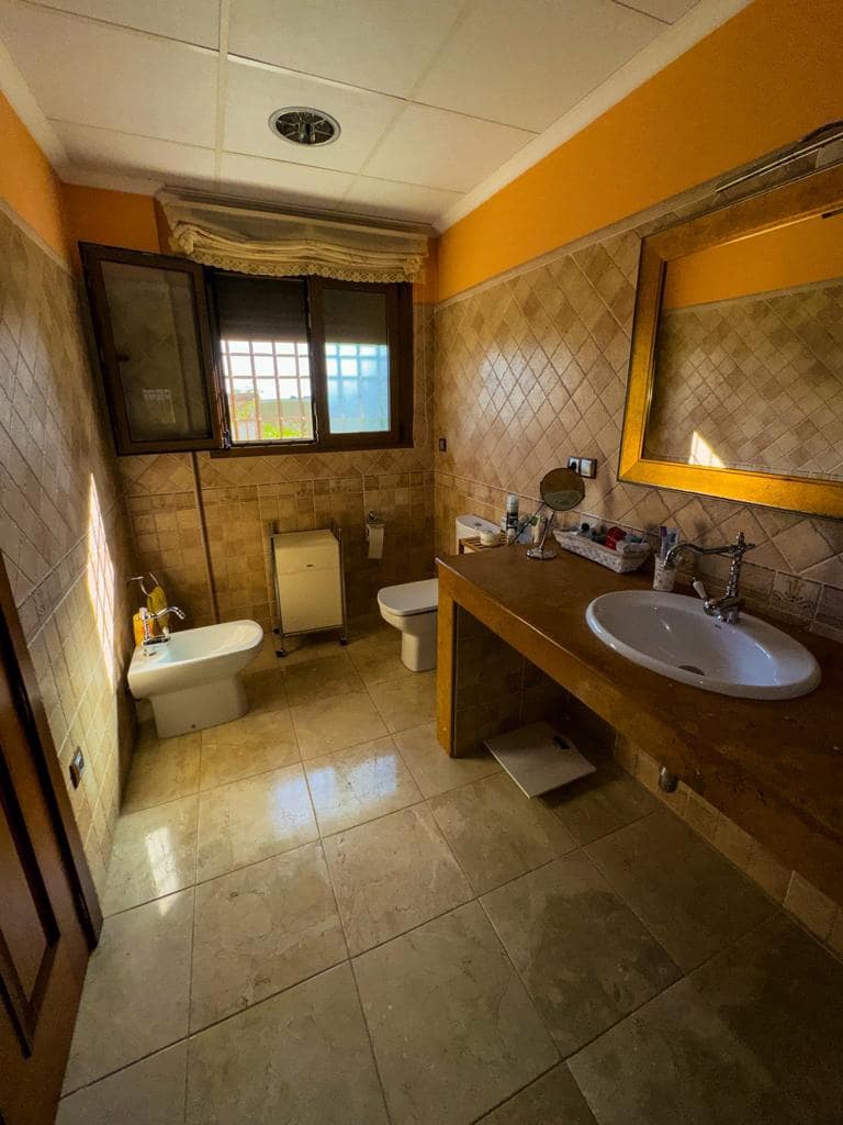 5 bedroom Villa for sale in Orihuela with pool garage - € 850,000 (Ref: 8230064)