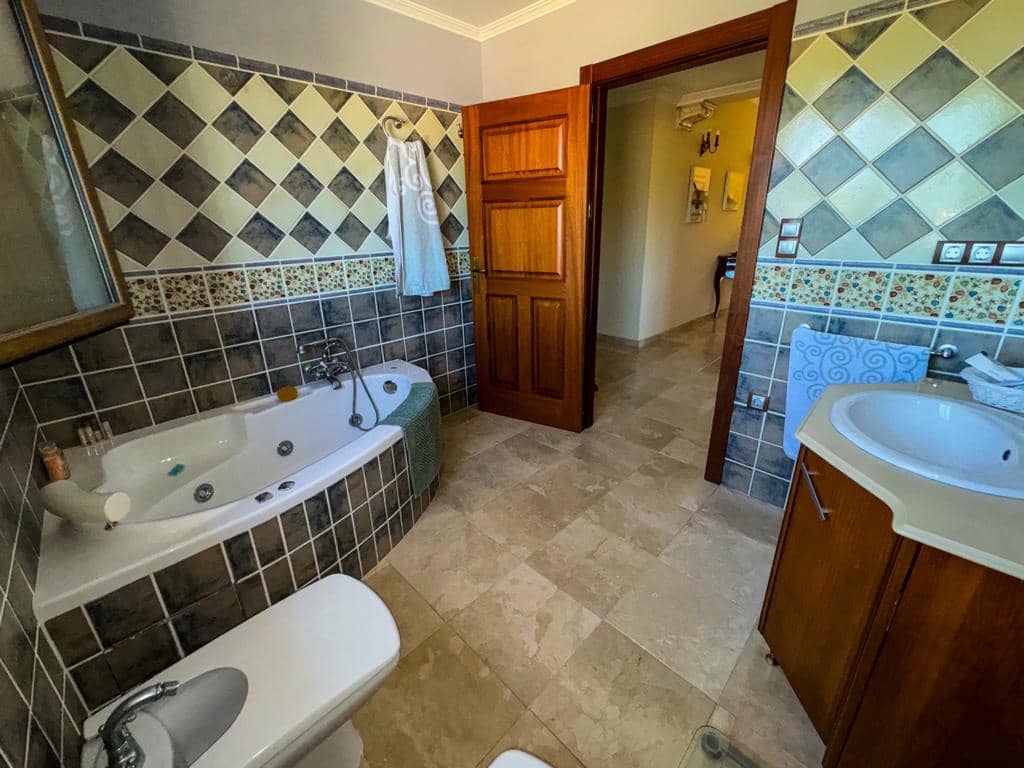 5 bedroom Villa for sale in Orihuela with pool garage - € 850,000 (Ref: 8230064)