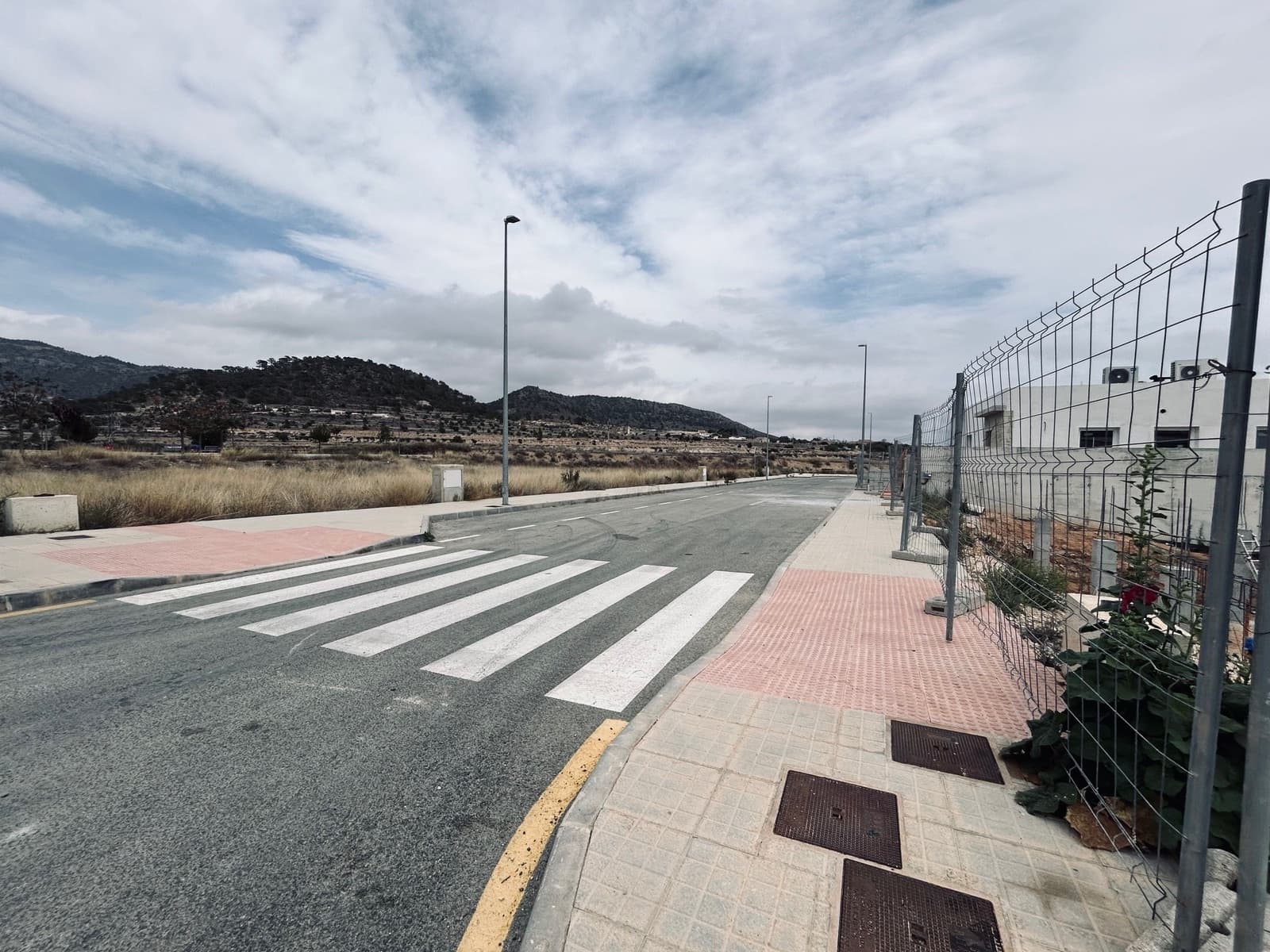 3 soverom Villa til salgs i La Romana med svømmebasseng garasje - € 270 000 (Ref: 8234198)