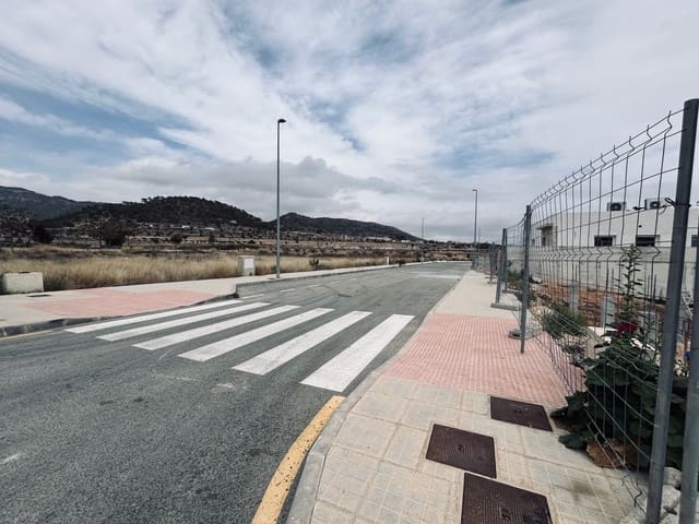 3 slaapkamer Villa te koop in La Romana met zwembad garage - € 270.000 (Ref: 8234198)