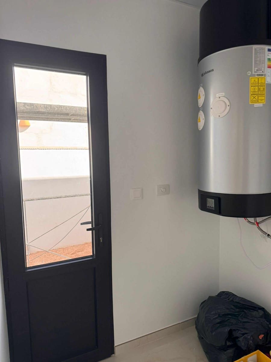 3 soverom Villa til salgs i La Romana med svømmebasseng garasje - € 270 000 (Ref: 8234198)