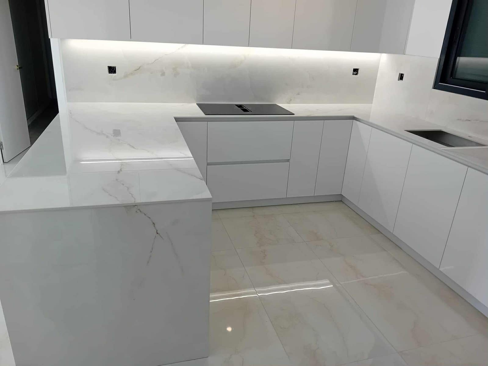 3 soverom Villa til salgs i La Romana med svømmebasseng garasje - € 270 000 (Ref: 8234198)