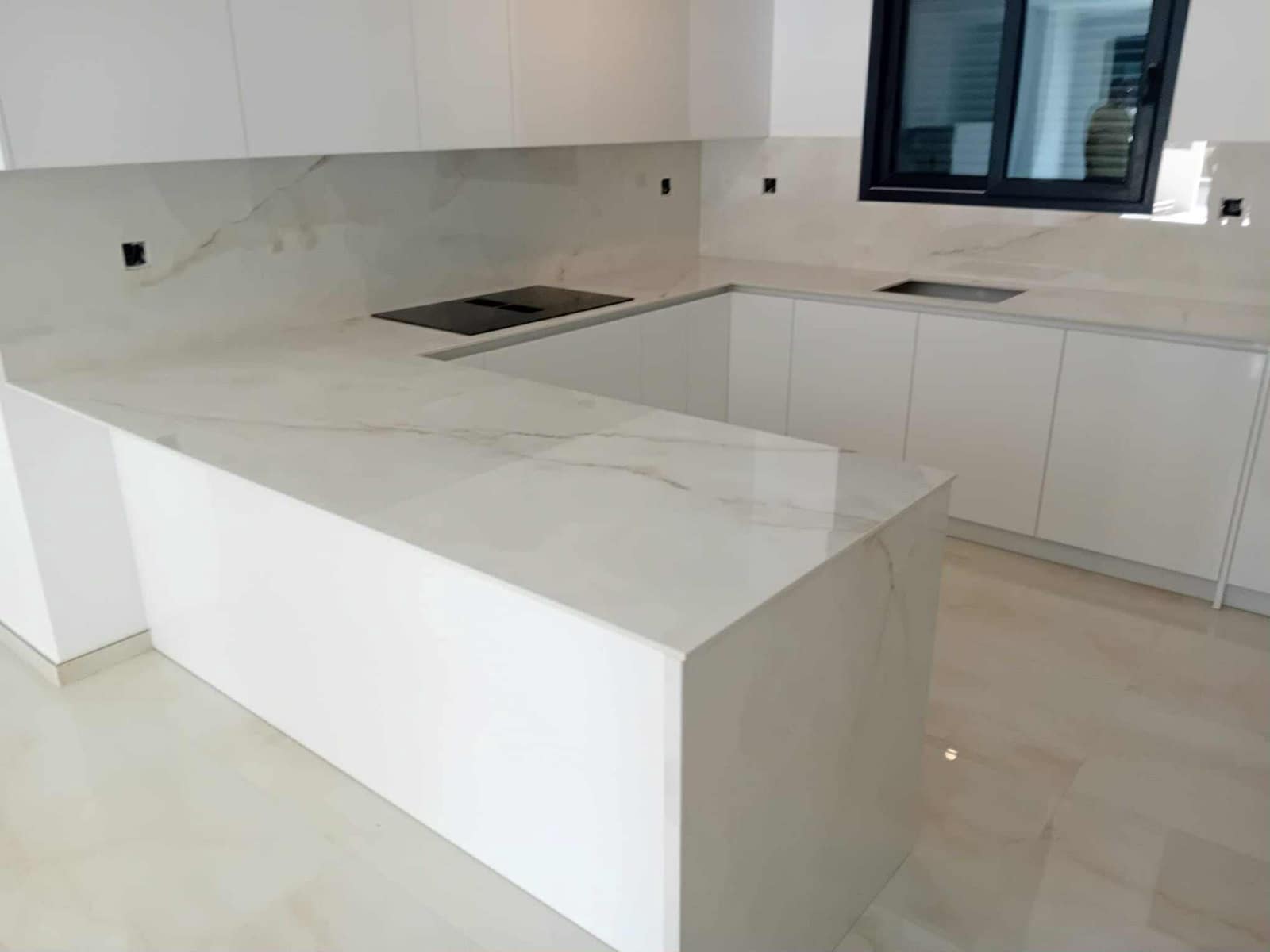 3 soverom Villa til salgs i La Romana med svømmebasseng garasje - € 270 000 (Ref: 8234198)