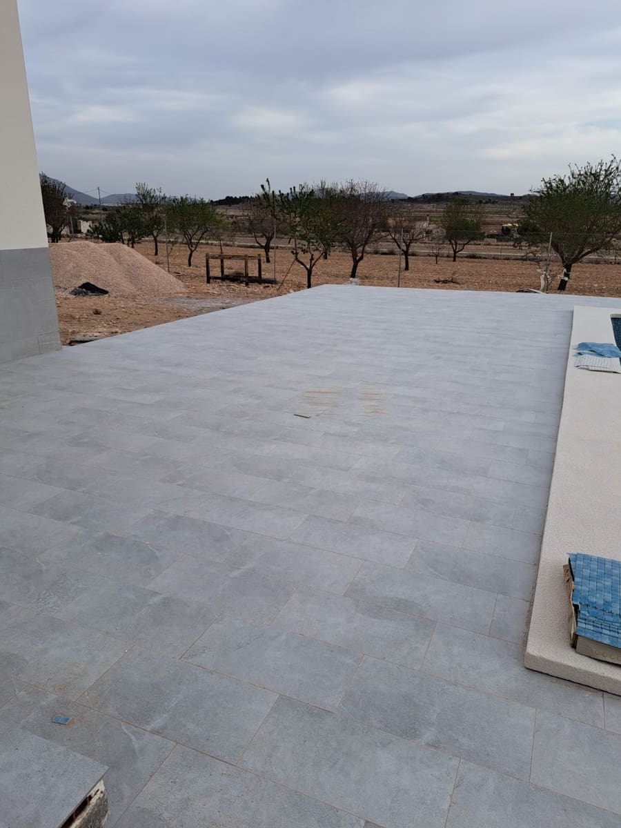 3 bedroom Villa for sale in Pinoso with pool garage - € 320,000 (Ref: 8306621)