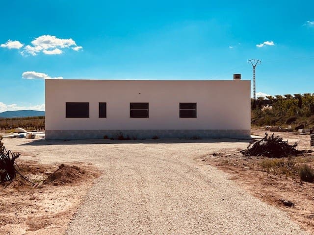 3 bedroom Villa for sale in Pinoso with pool garage - € 320,000 (Ref: 8306621)