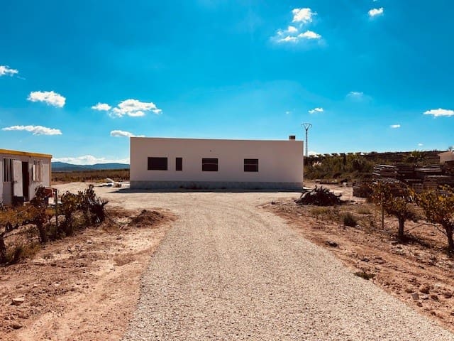 3 bedroom Villa for sale in Pinoso with pool garage - € 320,000 (Ref: 8306621)