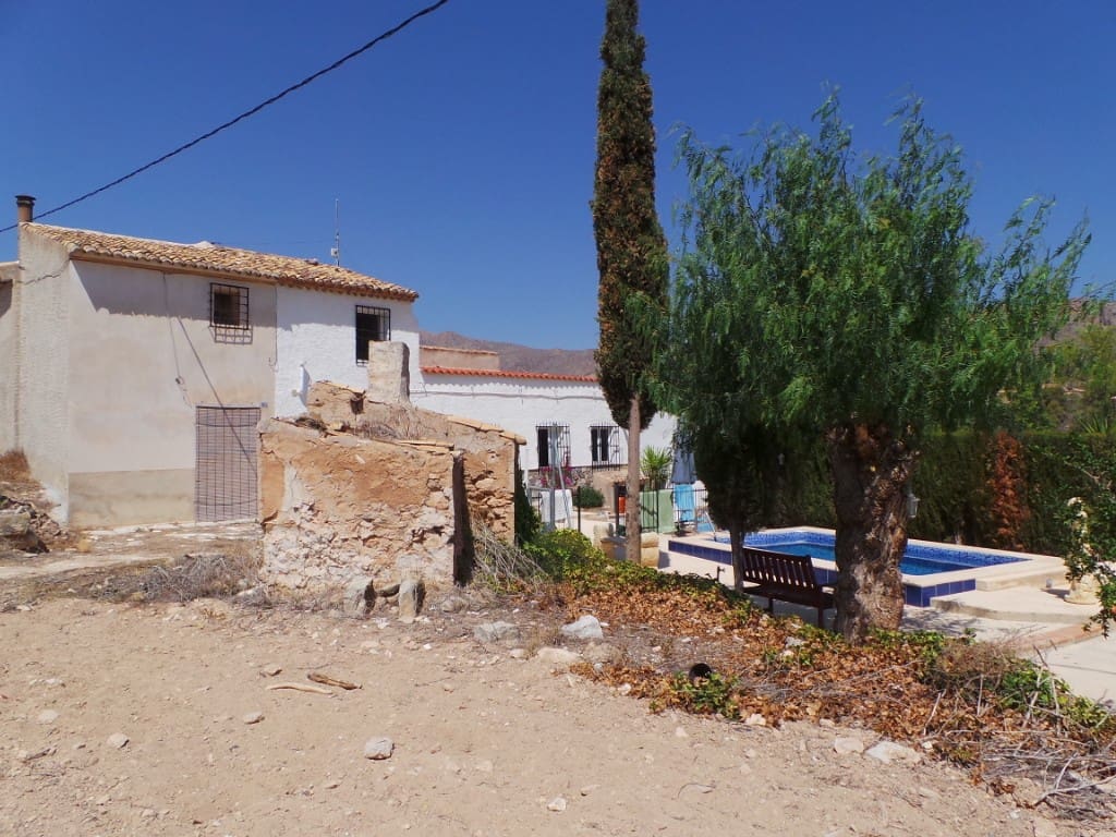 4 soverom Finca/Herregård til salgs i La Romana med svømmebasseng garasje - € 199 000 (Ref: 8335649)