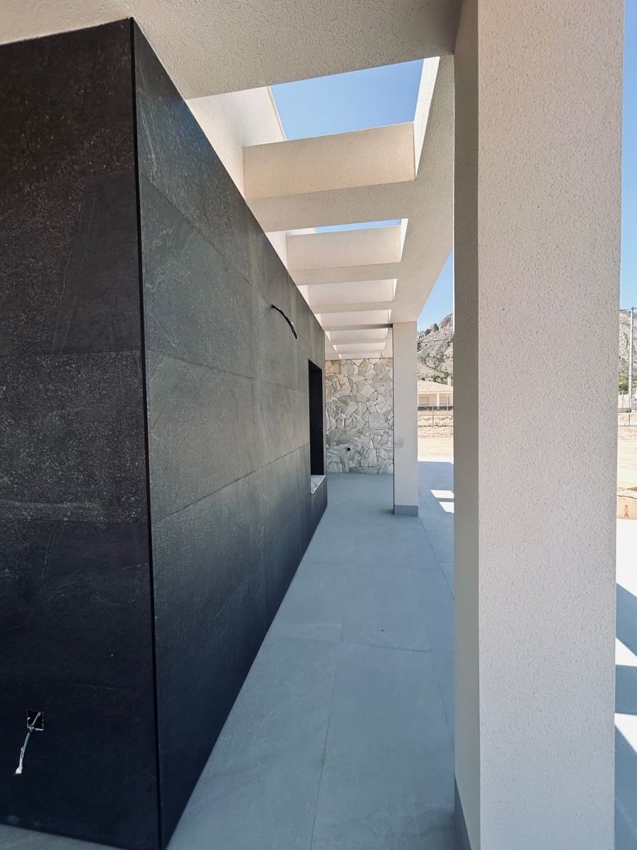 3 slaapkamer Villa te koop in Macisvenda met garage - € 449.999 (Ref: 8372158)