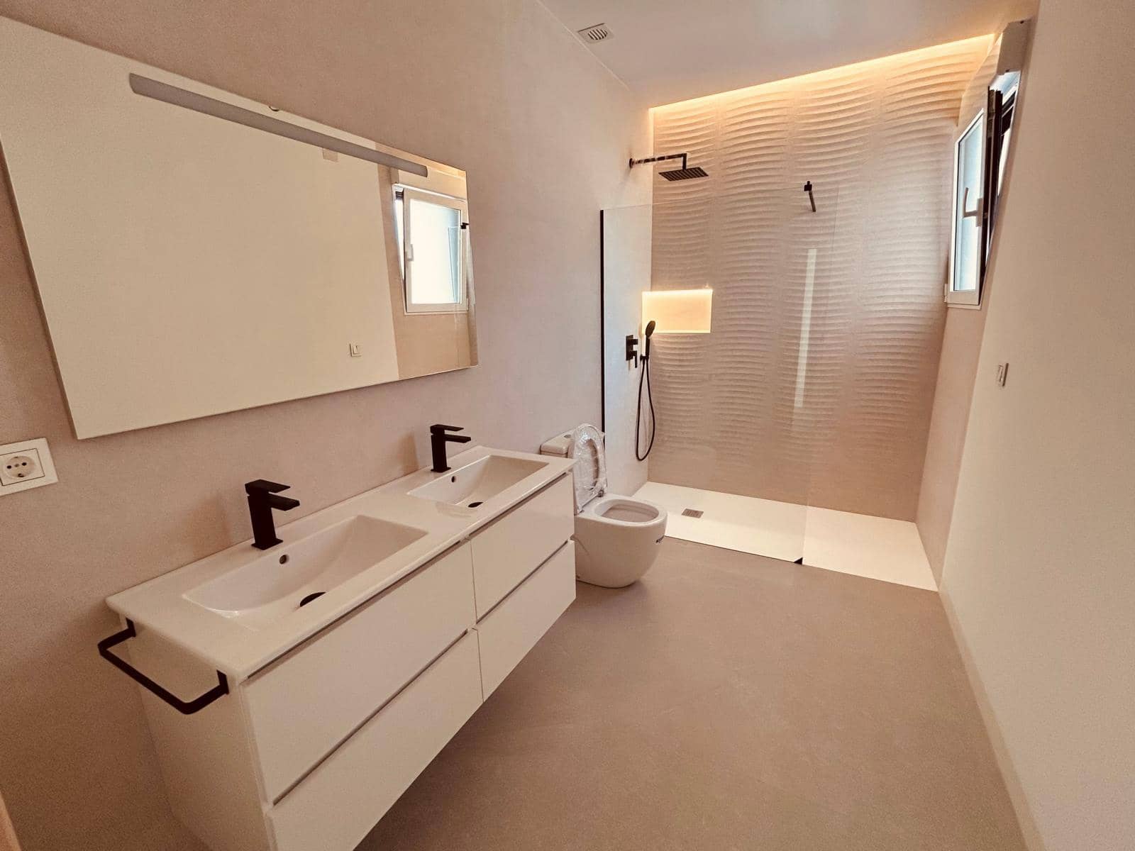 3 slaapkamer Villa te koop in Macisvenda met garage - € 449.999 (Ref: 8372158)