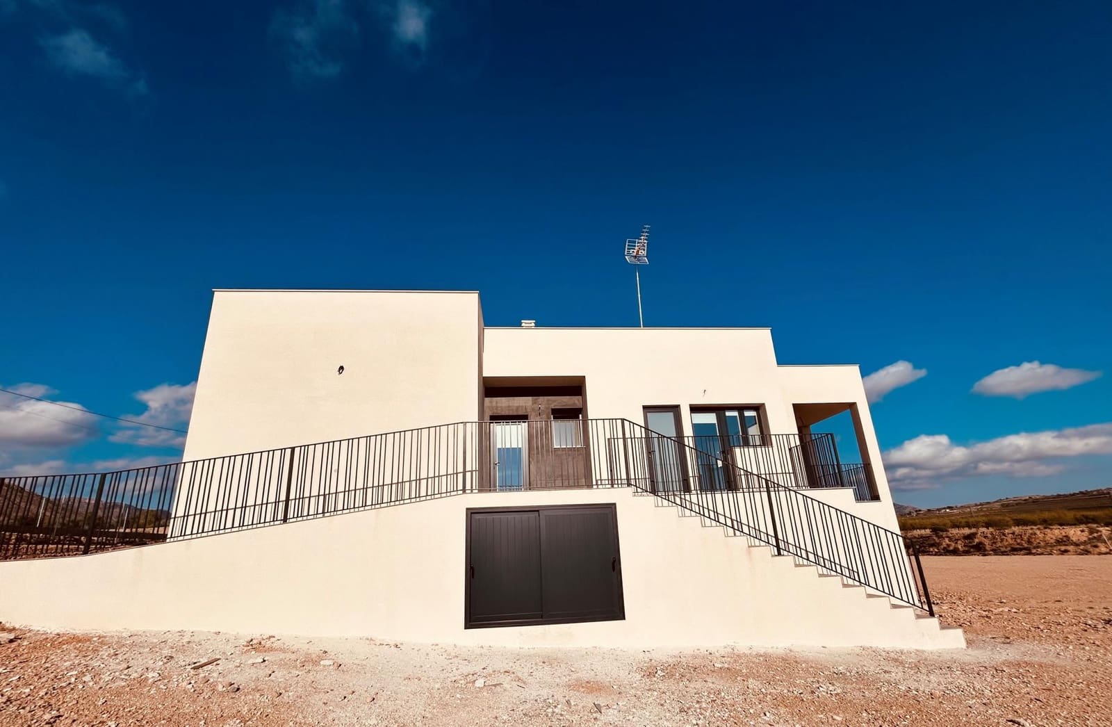 3 slaapkamer Villa te koop in Macisvenda met garage - € 449.999 (Ref: 8372158)