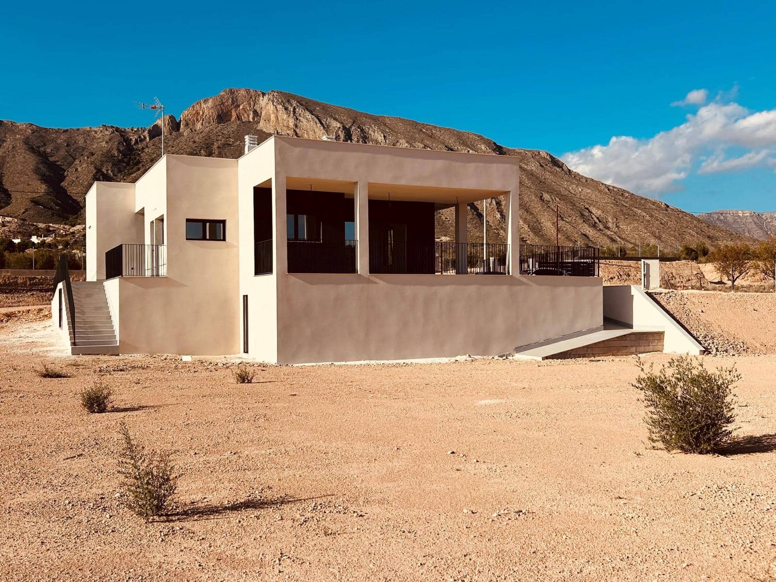 3 slaapkamer Villa te koop in Macisvenda met garage - € 449.999 (Ref: 8372158)