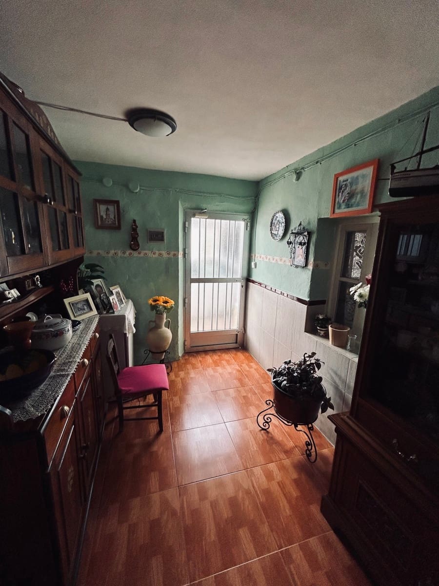 9 soveværelse Finca/Landehus til salg i El Canton med garage - € 229.995 (Ref: 8397948)